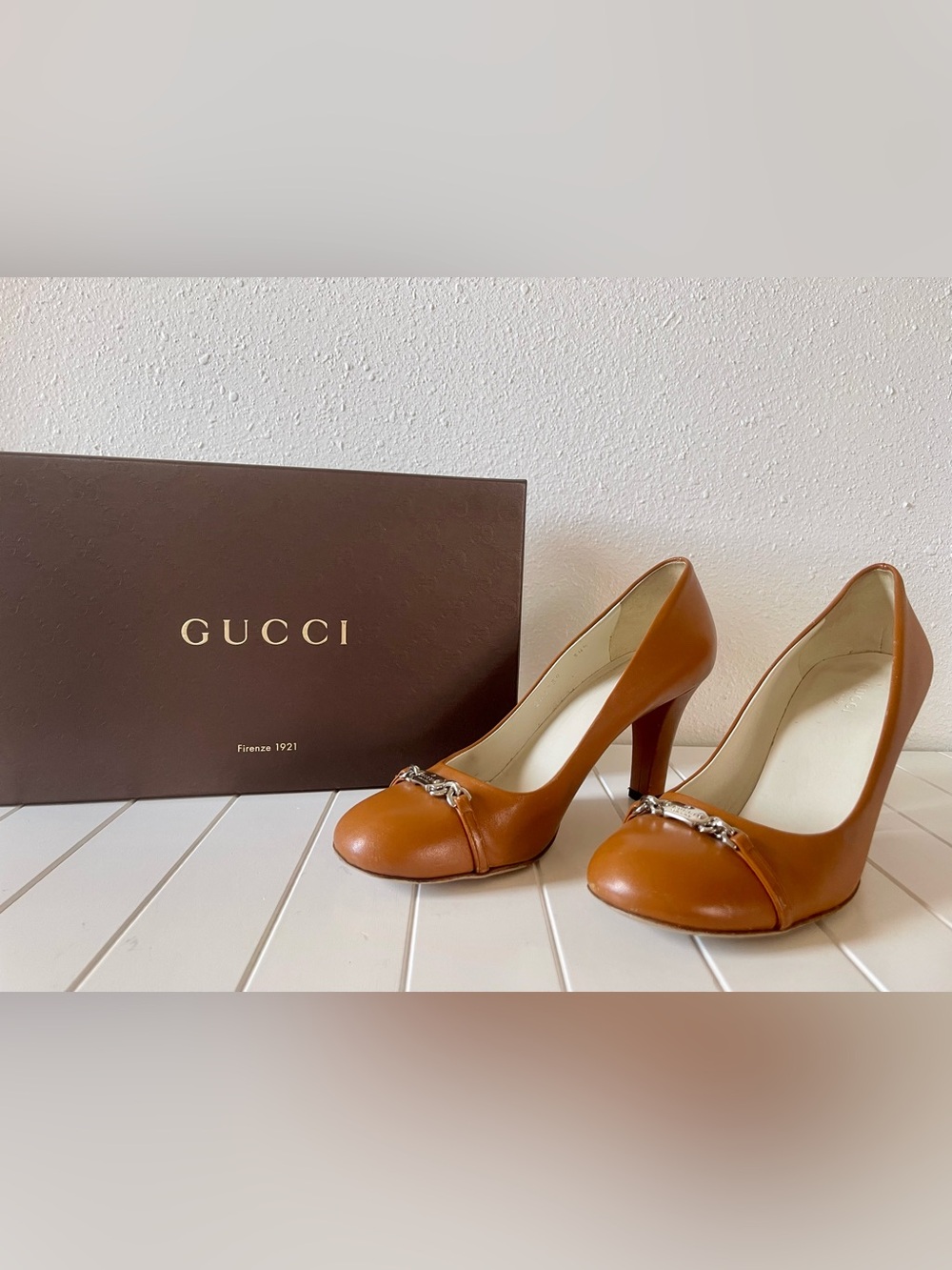 Gucci Tan Leather Chain-Trim High Heels